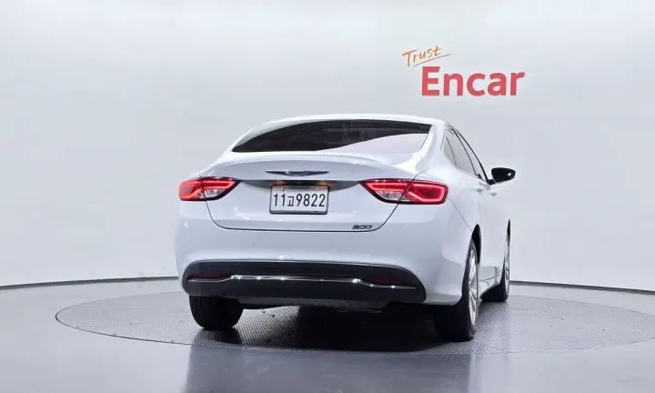 Chrysler 200