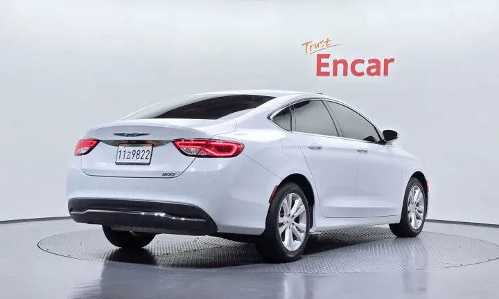 Chrysler 200