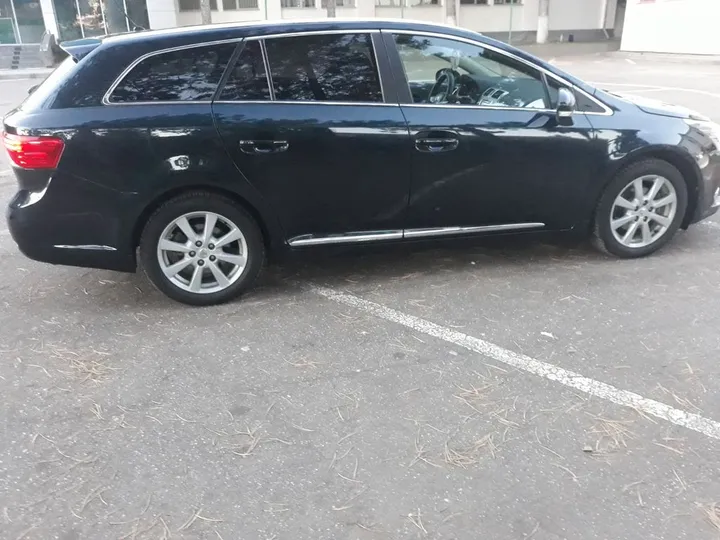Toyota Avensis Verso