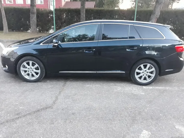 Toyota Avensis Verso