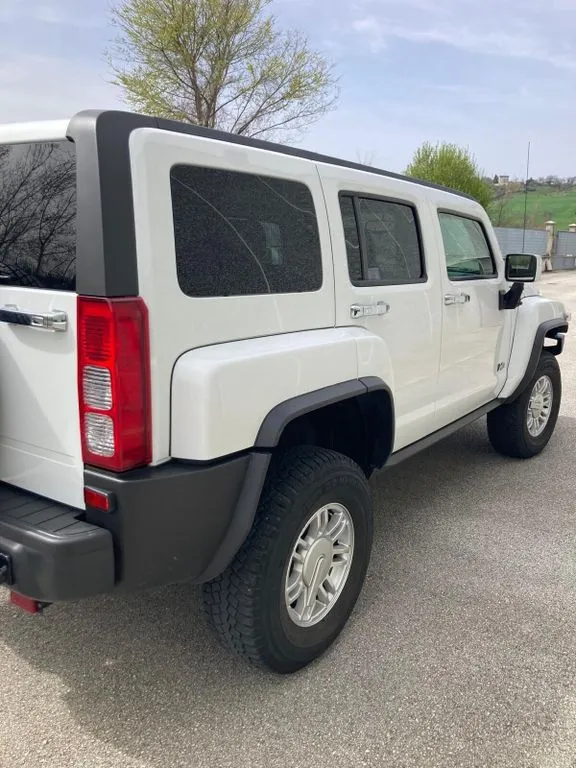Hummer H3