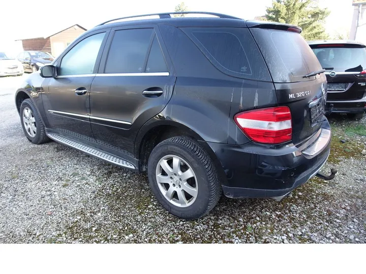 Mercedes-Benz ML 320
