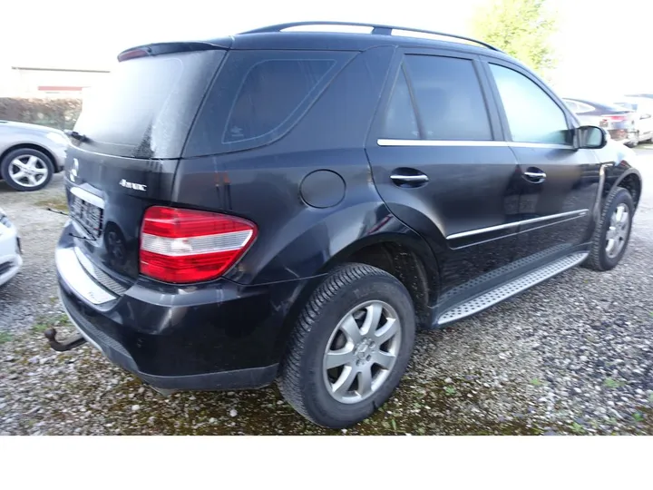 Mercedes-Benz ML 320