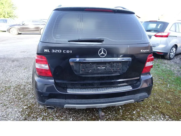 Mercedes-Benz ML 320