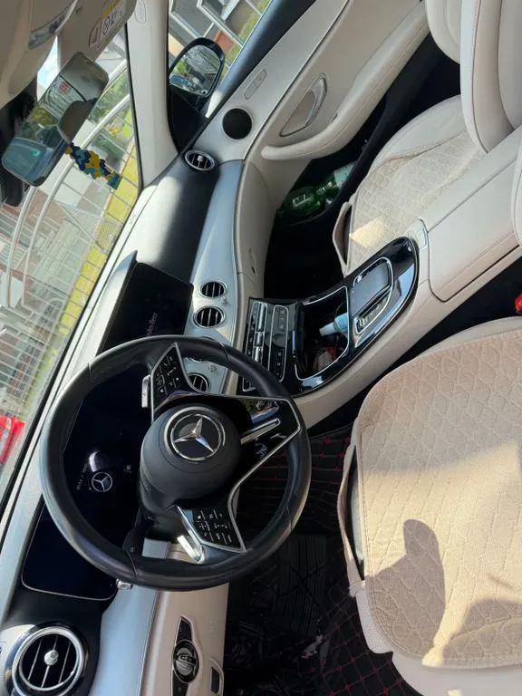 Mercedes-Benz E 200