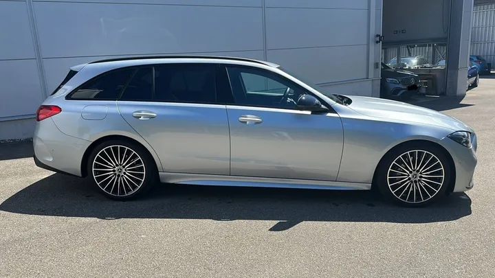 Mercedes-Benz C 220