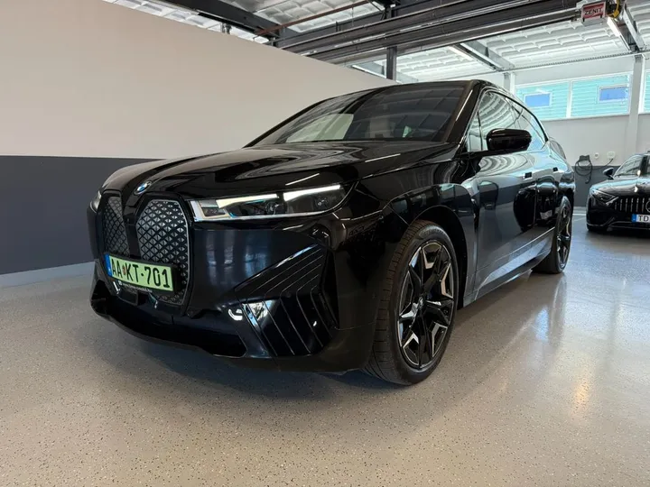 BMW iX