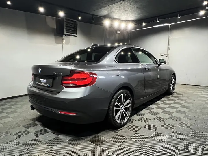 BMW 220