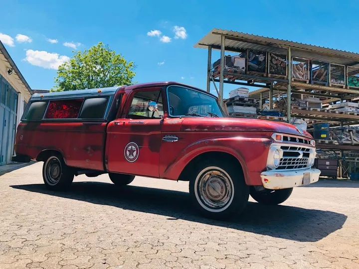 Ford F 100