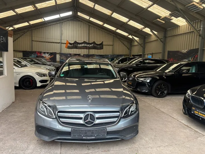 Mercedes-Benz E 200