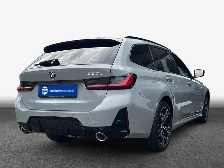 BMW 330