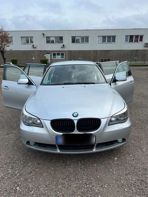 BMW 525