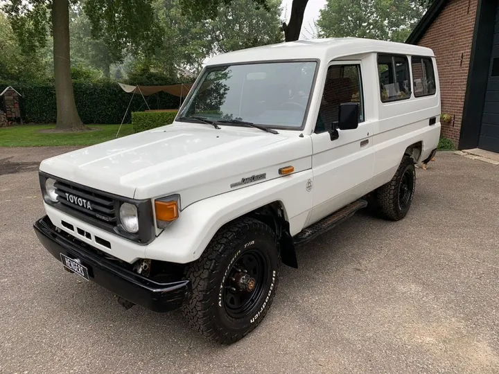 Toyota Land Cruiser
