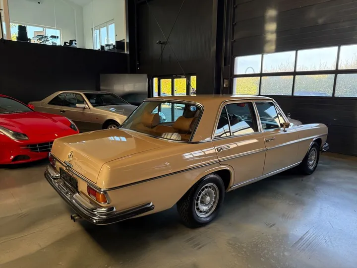 Mercedes-Benz 280