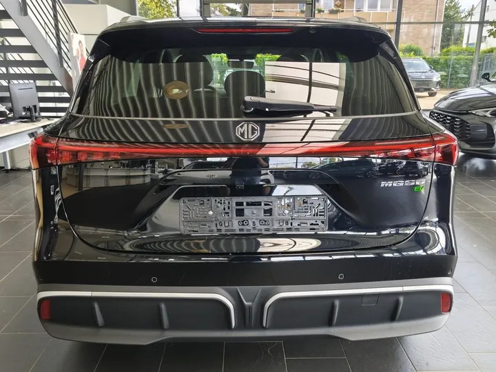 MG S6 EV