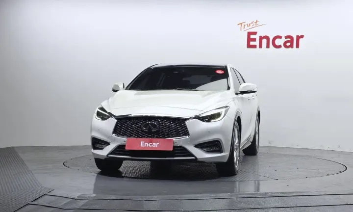 Infiniti Q30