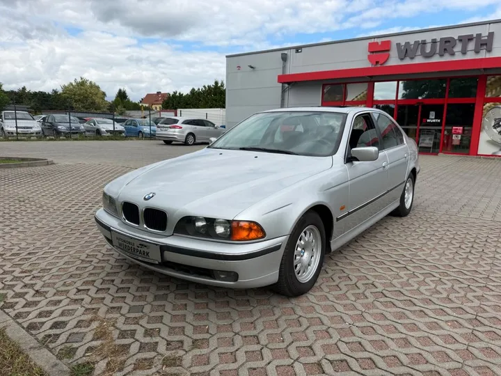 BMW 525