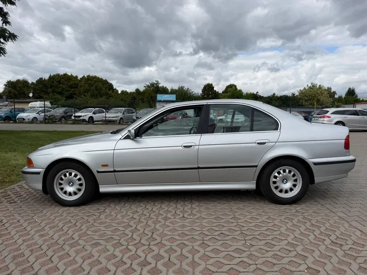 BMW 525
