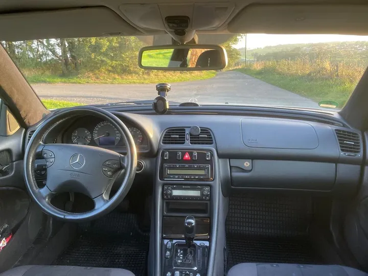 Mercedes-Benz CLK 230