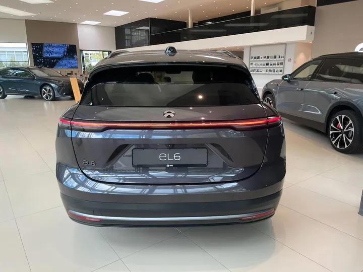 NIO EL6