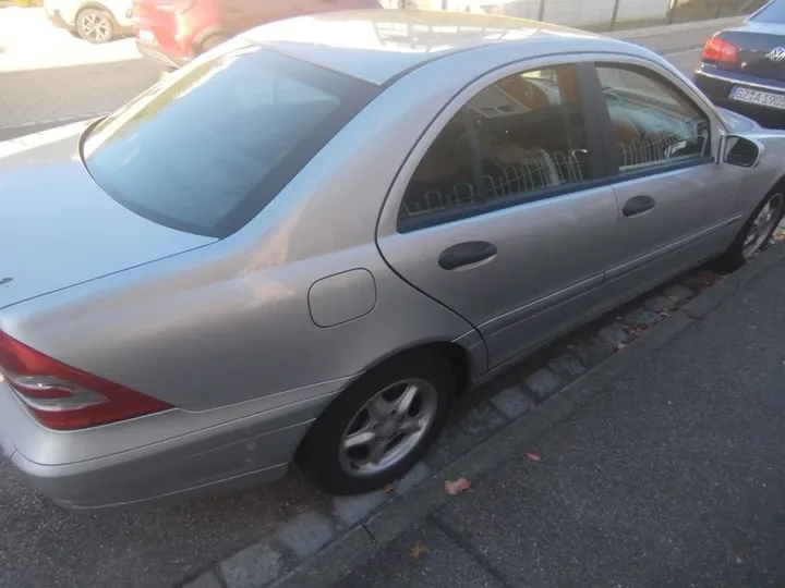 Mercedes-Benz C 180