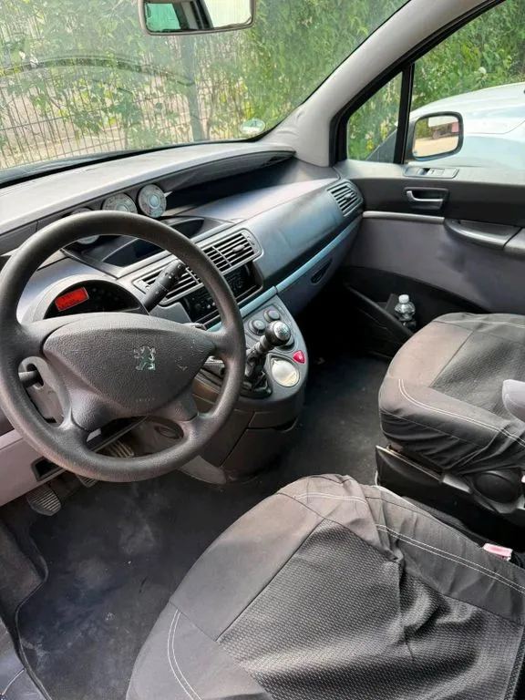Peugeot 807
