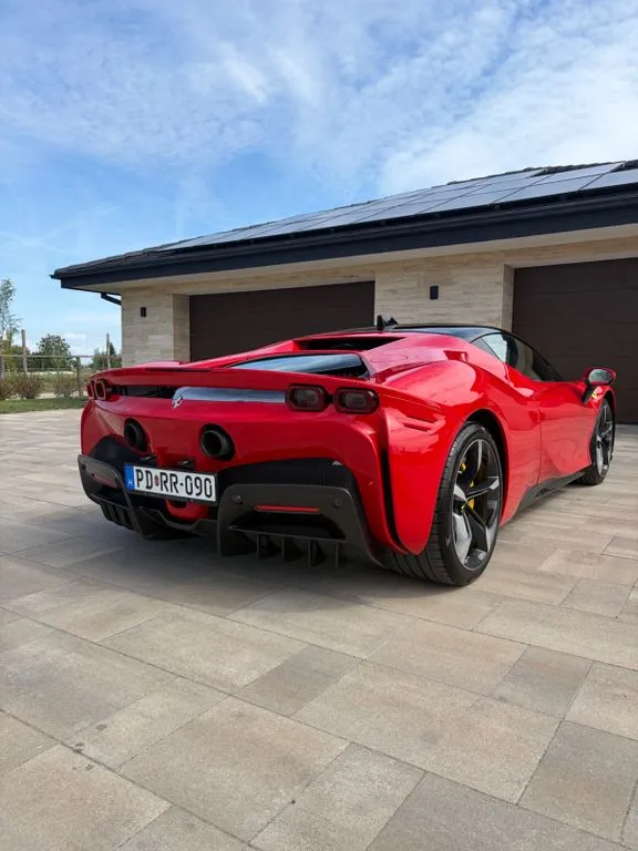 Ferrari SF90