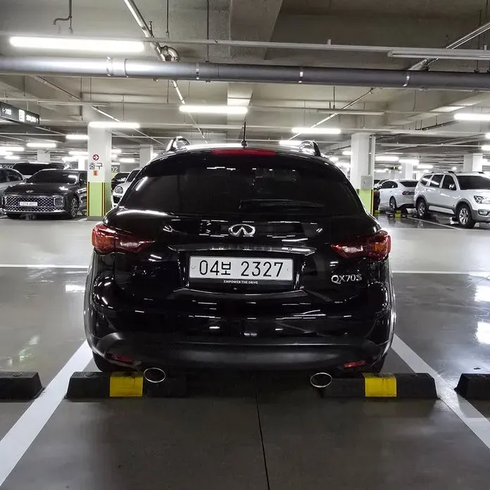 Infiniti QX70