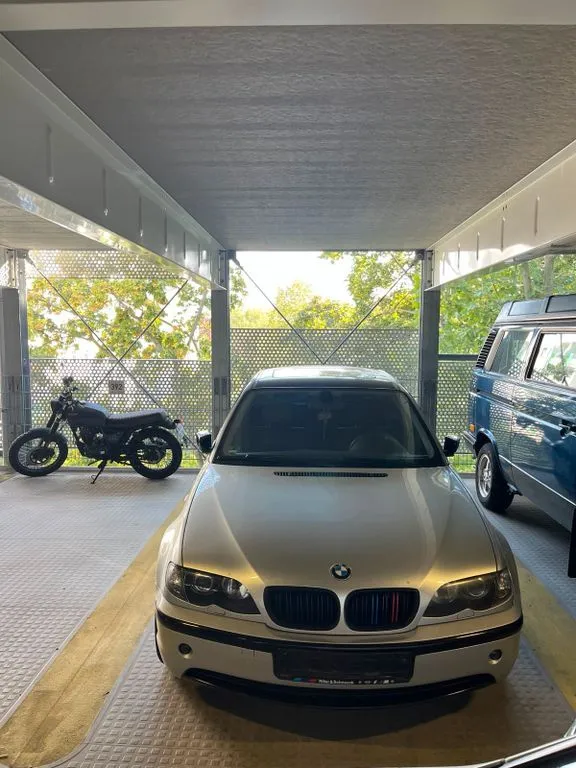 BMW 320