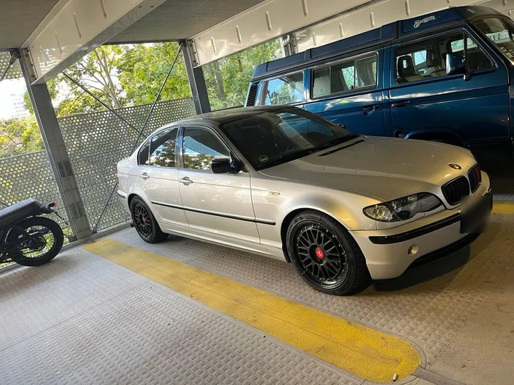 BMW 320