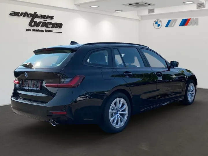 BMW 330