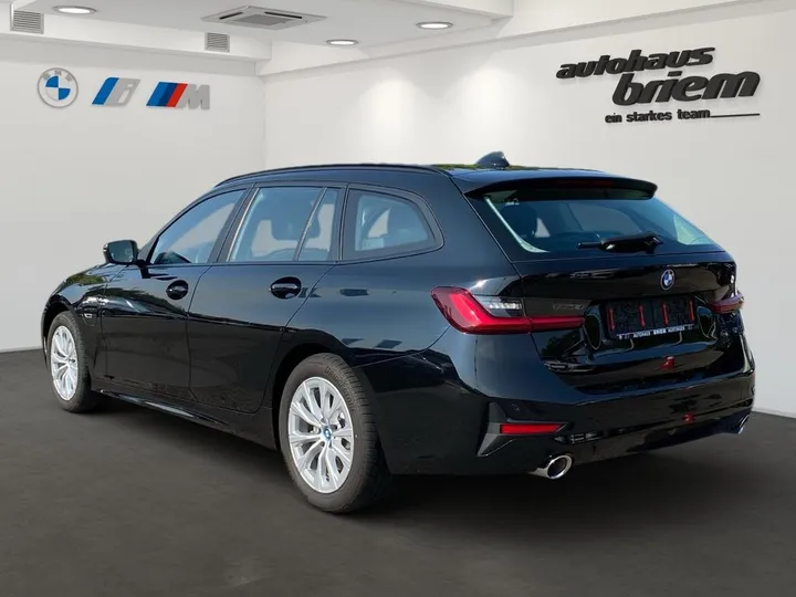 BMW 330