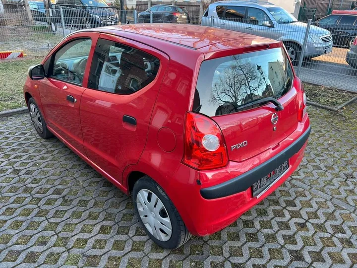 Nissan Pixo