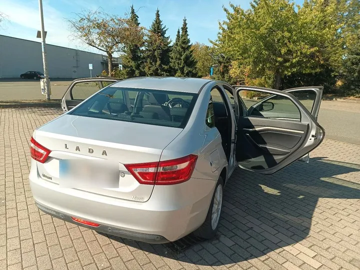 Lada Vesta