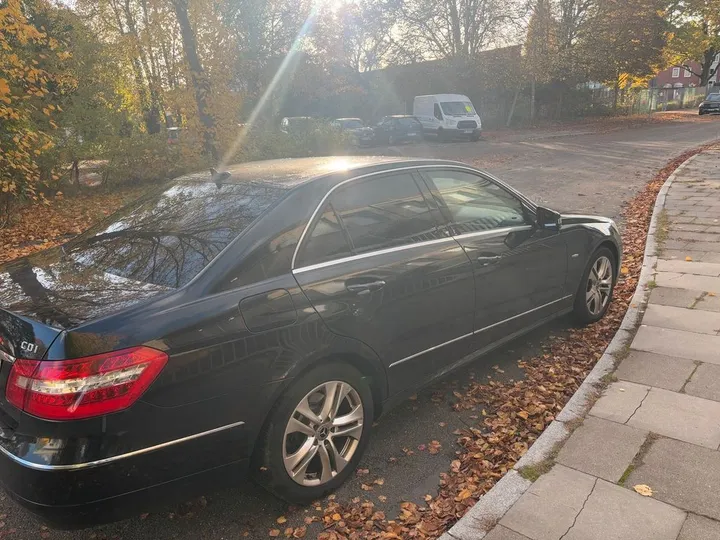 Mercedes-Benz E 200