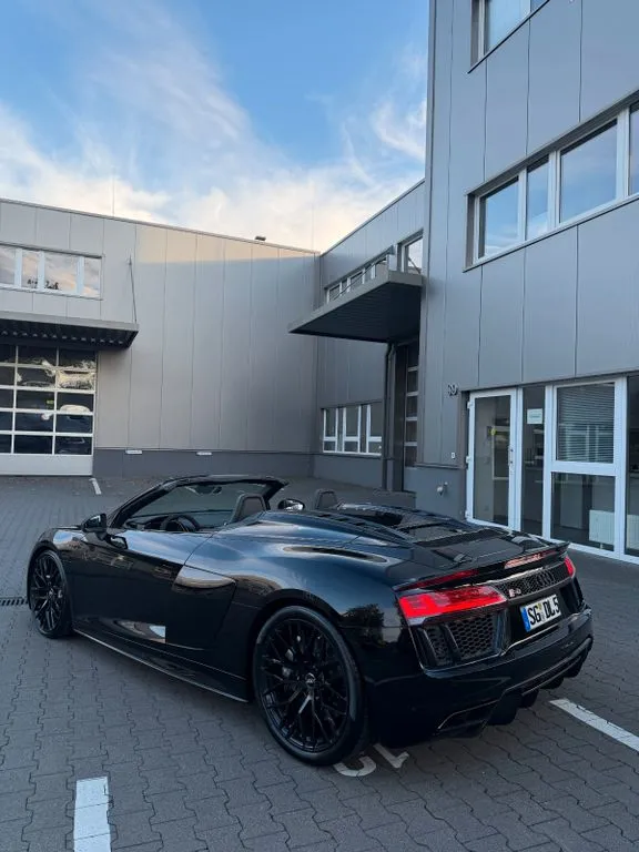 Audi R8