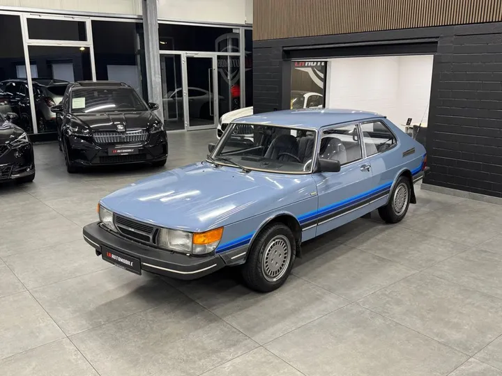 Saab 900