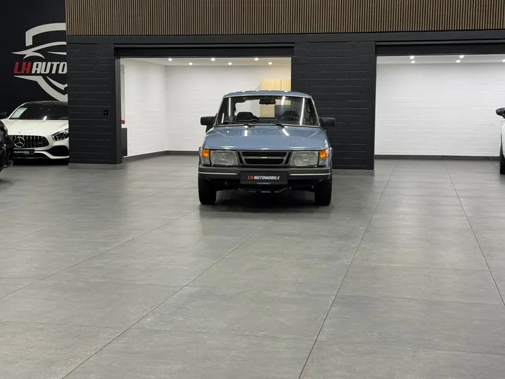 Saab 900
