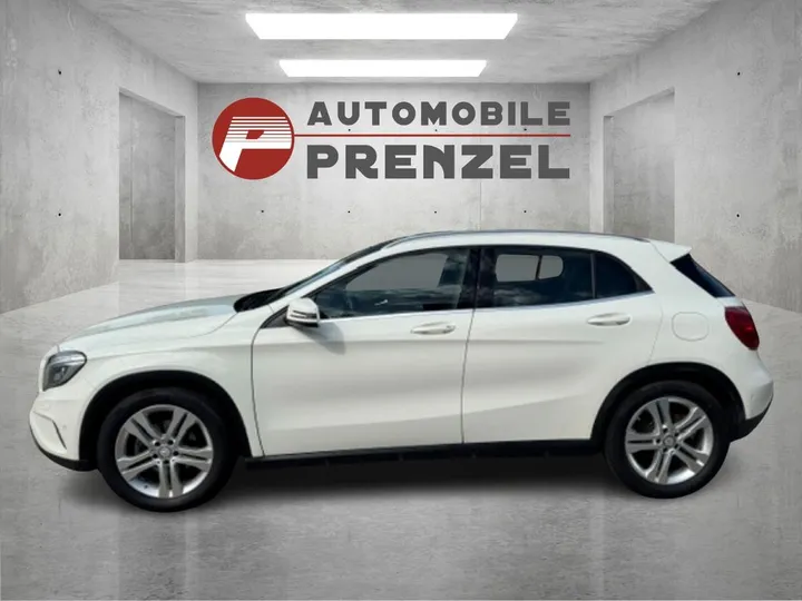 Mercedes-Benz GLA 200