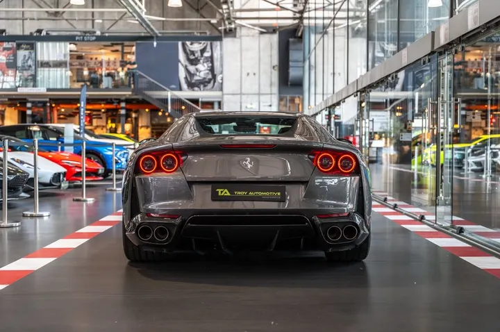 Ferrari 812