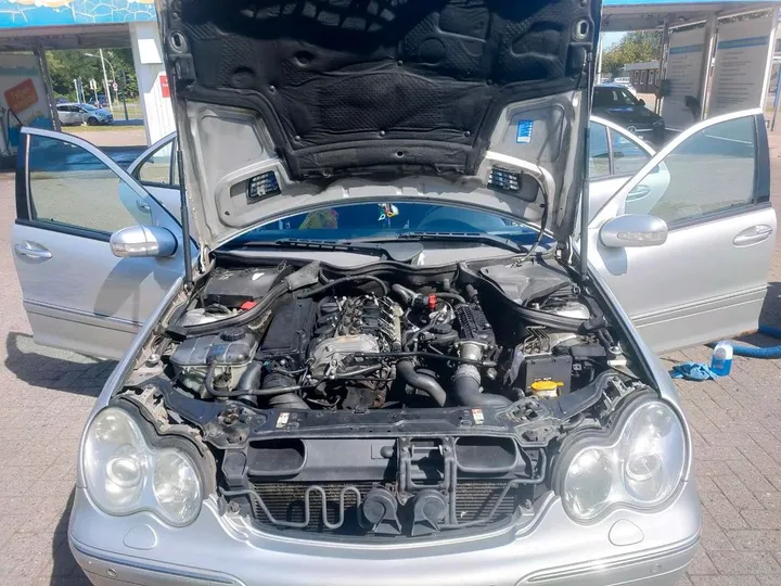 Mercedes-Benz C 220