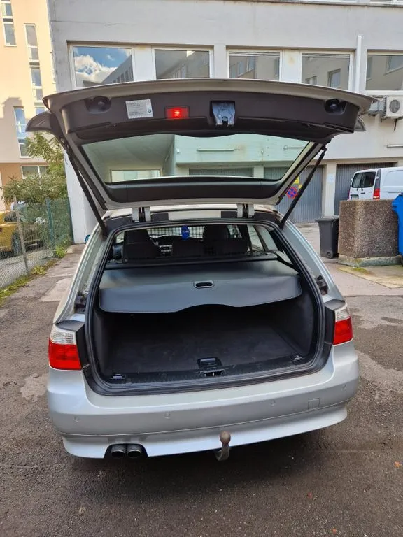 BMW 525