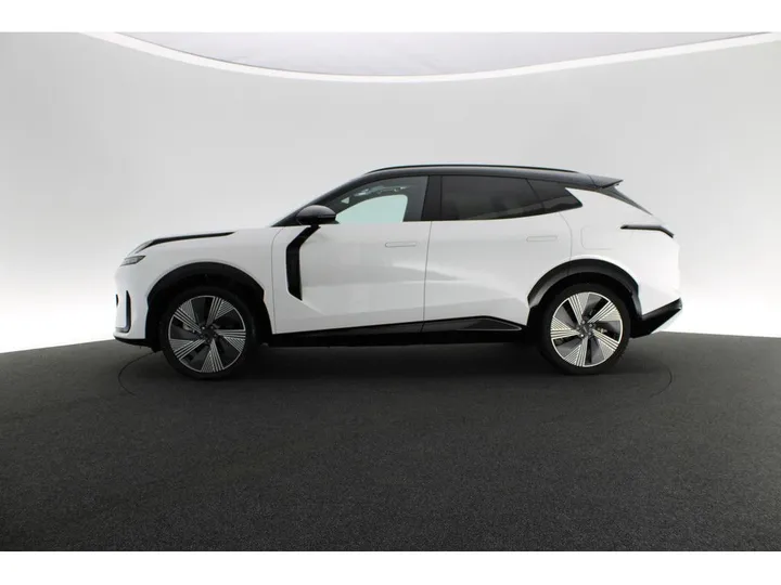 Lynk&Co 08