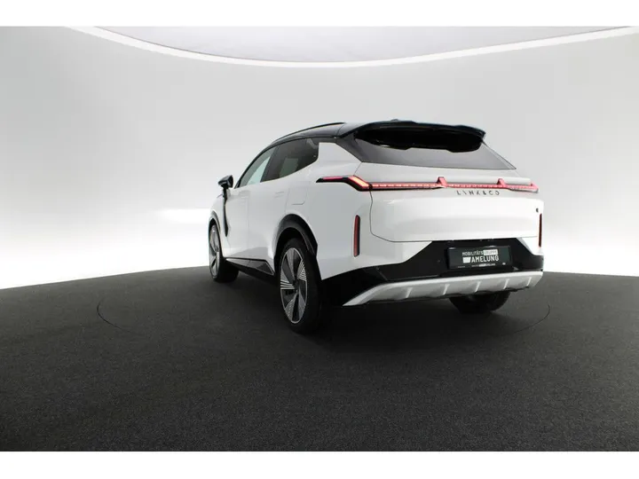 Lynk&Co 08
