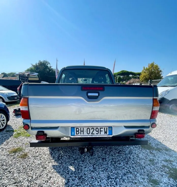 Mitsubishi L200
