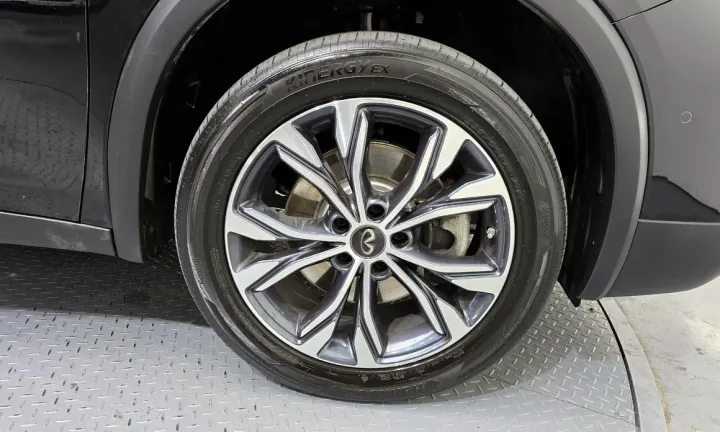 Infiniti QX30