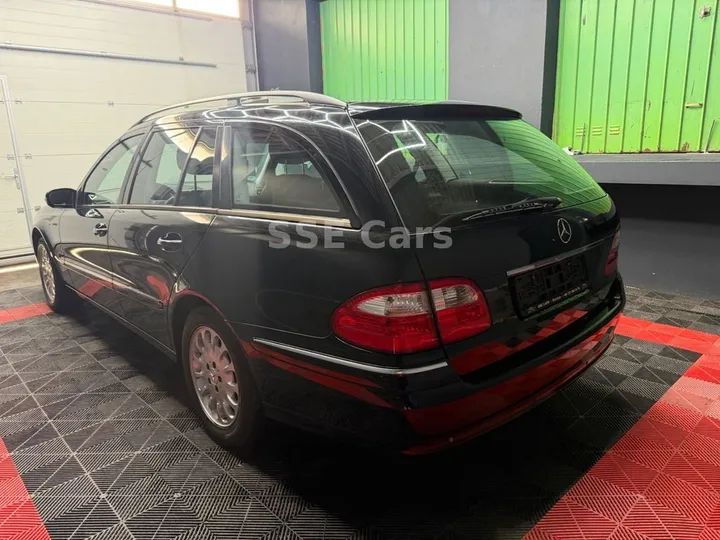 Mercedes-Benz E 320