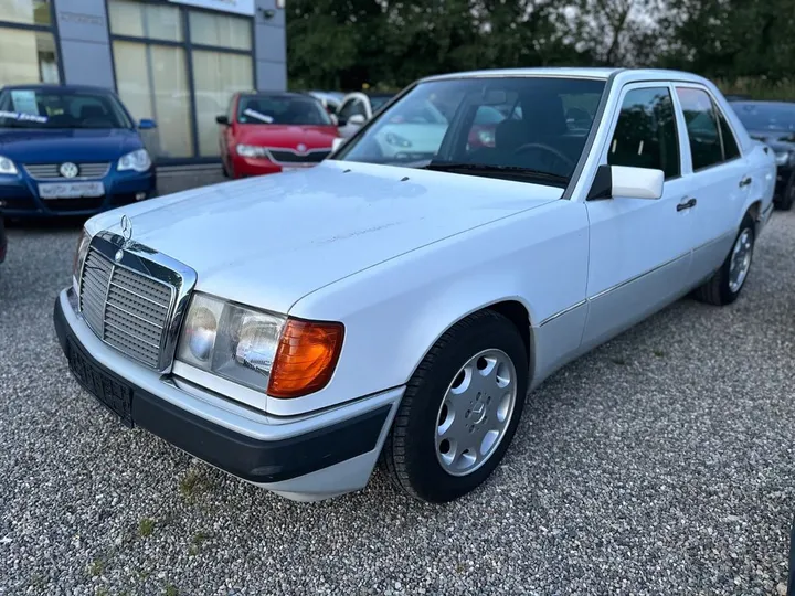 Mercedes-Benz 200