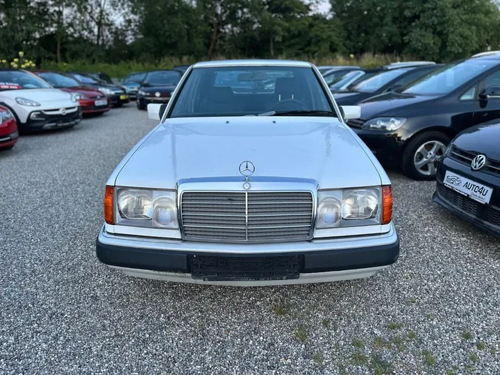 Mercedes-Benz 200
