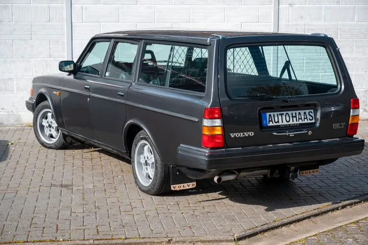 Volvo 245